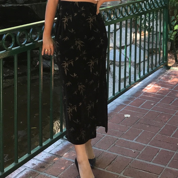 Black Floral Maxi Skirt - Picture 1 of 2